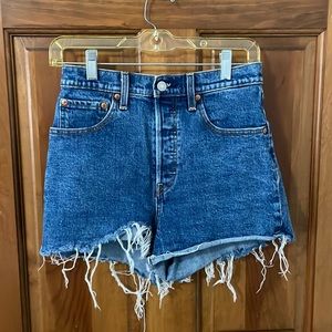 LEVIS DENIM SHORTS